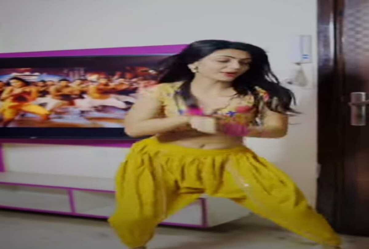 girl beautiful dances on chikni chameli songs video goes viral on social media