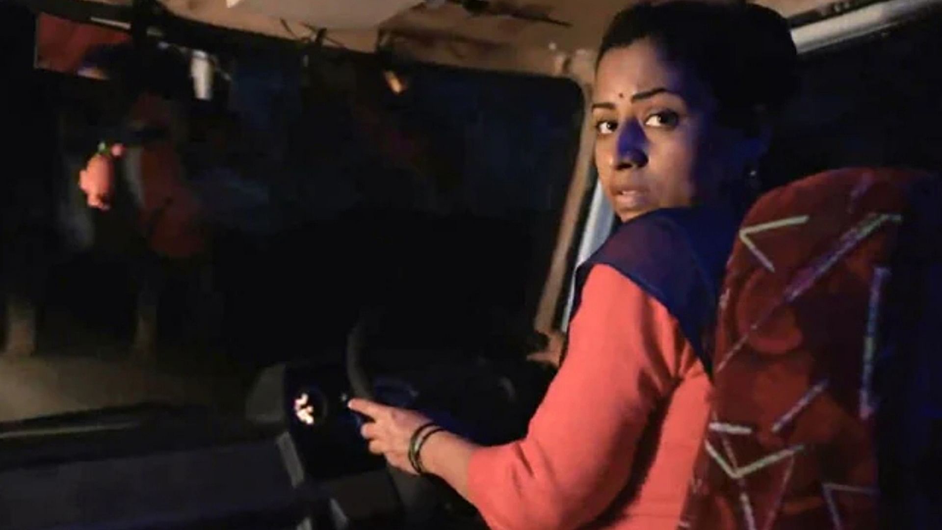 woman drove the bus to save the life of driver special tribute to yogita satav is viral