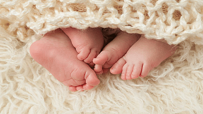 13 महीने में महिला ने दो बार जुड़वां बच्चों को दिया जन्म