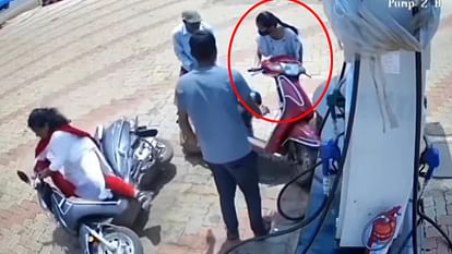 Girls Driving Scooty Video Viral