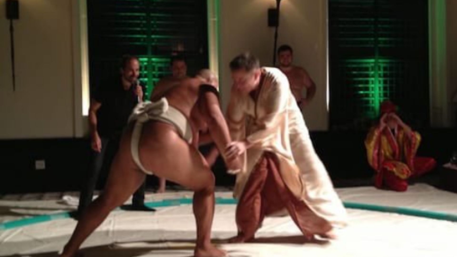 Elon Musk Tweet Picture of Elon Musk fighting with a sumo wrestler went viral on social media