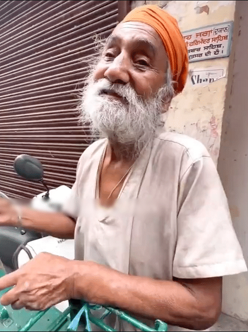 These old Sikh are working hard even at the age of 80