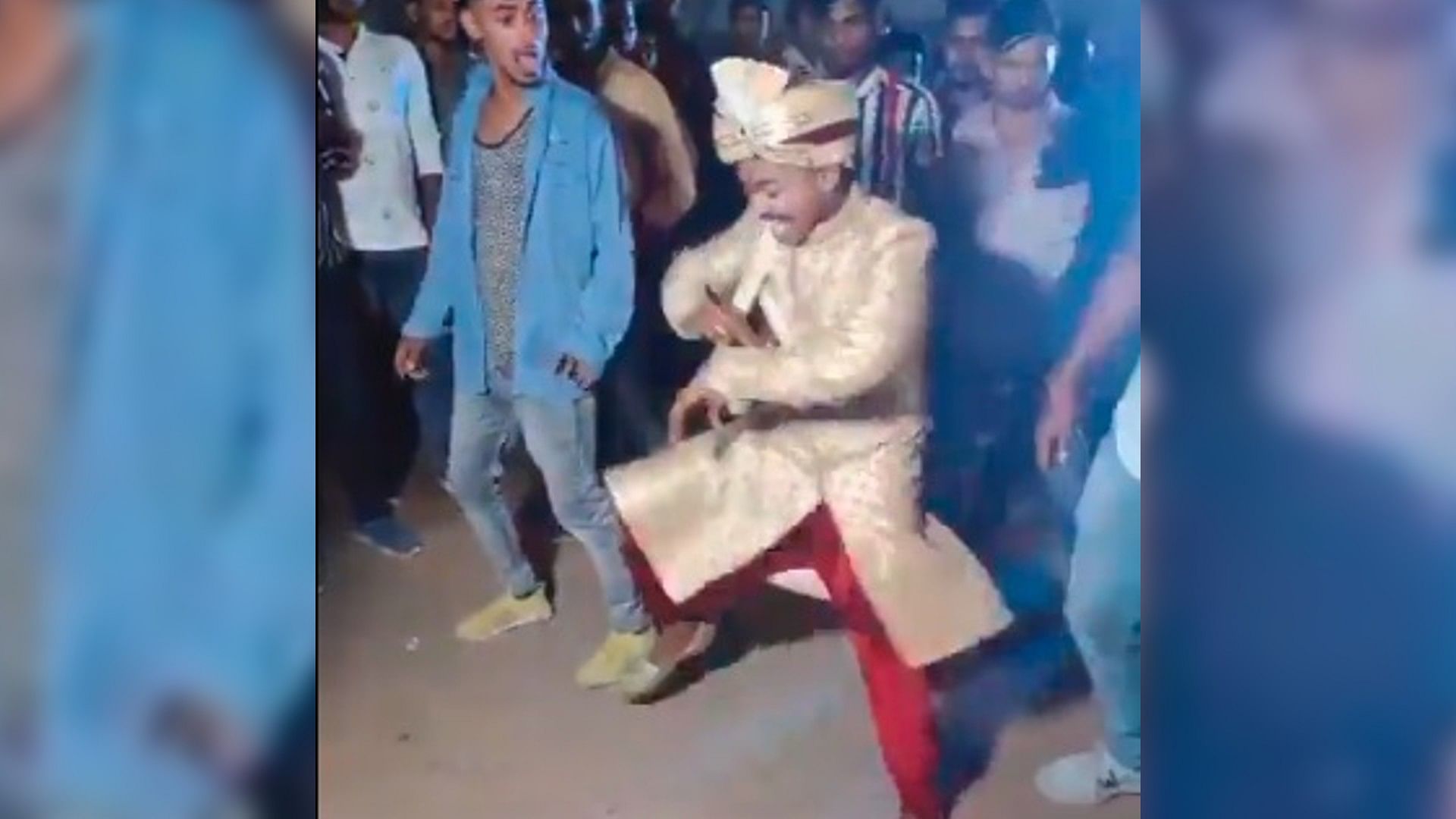 Groom Dance Video groom dance in wedding tiger shroff hrithik roshan fail front of the groom