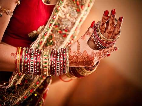 दुल्हन पहुंची थाने, 'बोली शादी करा दो' - The Bride Went To The Police  Station, Said She Want To Marry. - Amar Ujala Hindi News Live