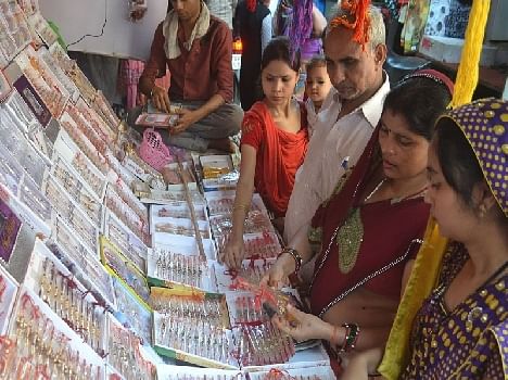 रक्षा बंधन का सजा बाजार, बाजार में भी बूम - Raksha Bandhan Punishment Of Market Boom In The Market - Amar Ujala Hindi News Live