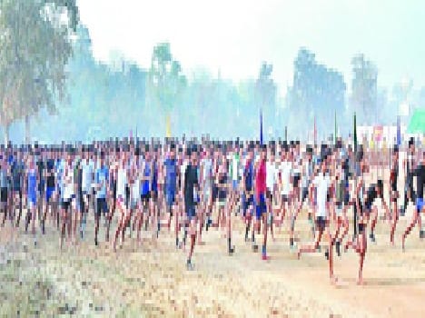 Hapur's youth pant in race