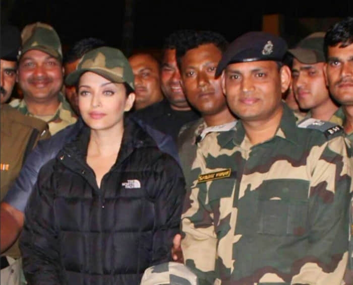 actress aishwarya rai visit on indo pak international border
