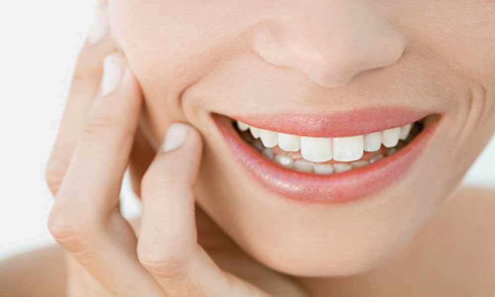 These 5 home remedies can help you to whiten your teeth naturally