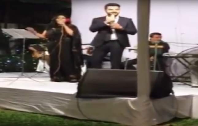 विराट गाते भी हैं