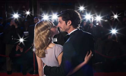Should we kiss on first date or not