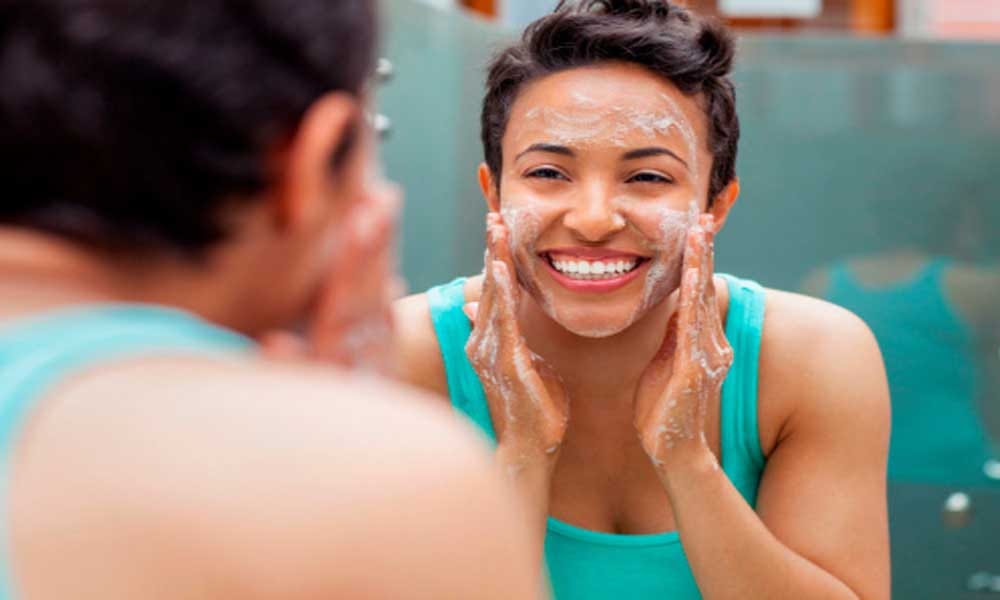 how to clean face in right way in hindi
