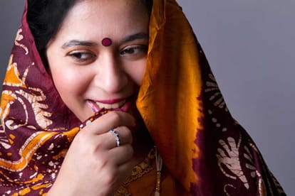 saree wearing trend goes viral