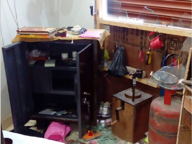 jewellery shop loot, amritsar loot, jewellery showroom loot, loot, amritsar
