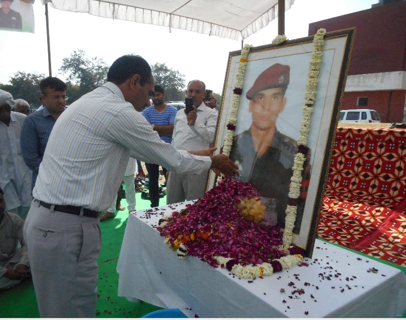 captain pawan khatkar, pampore attack martyr, haryana martyr, pampore terror attack, haryana news