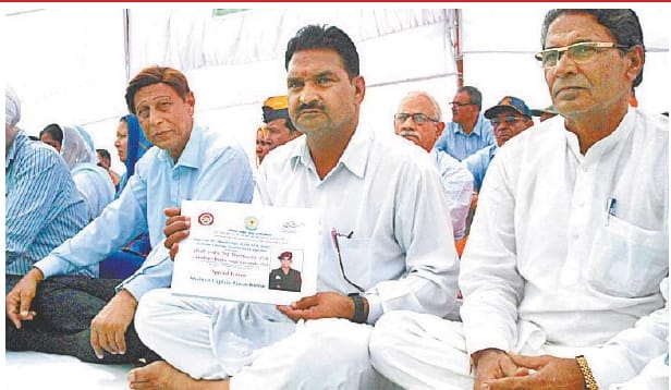 captain pawan khatkar, pampore attack martyr, haryana martyr, pampore terror attack, haryana news