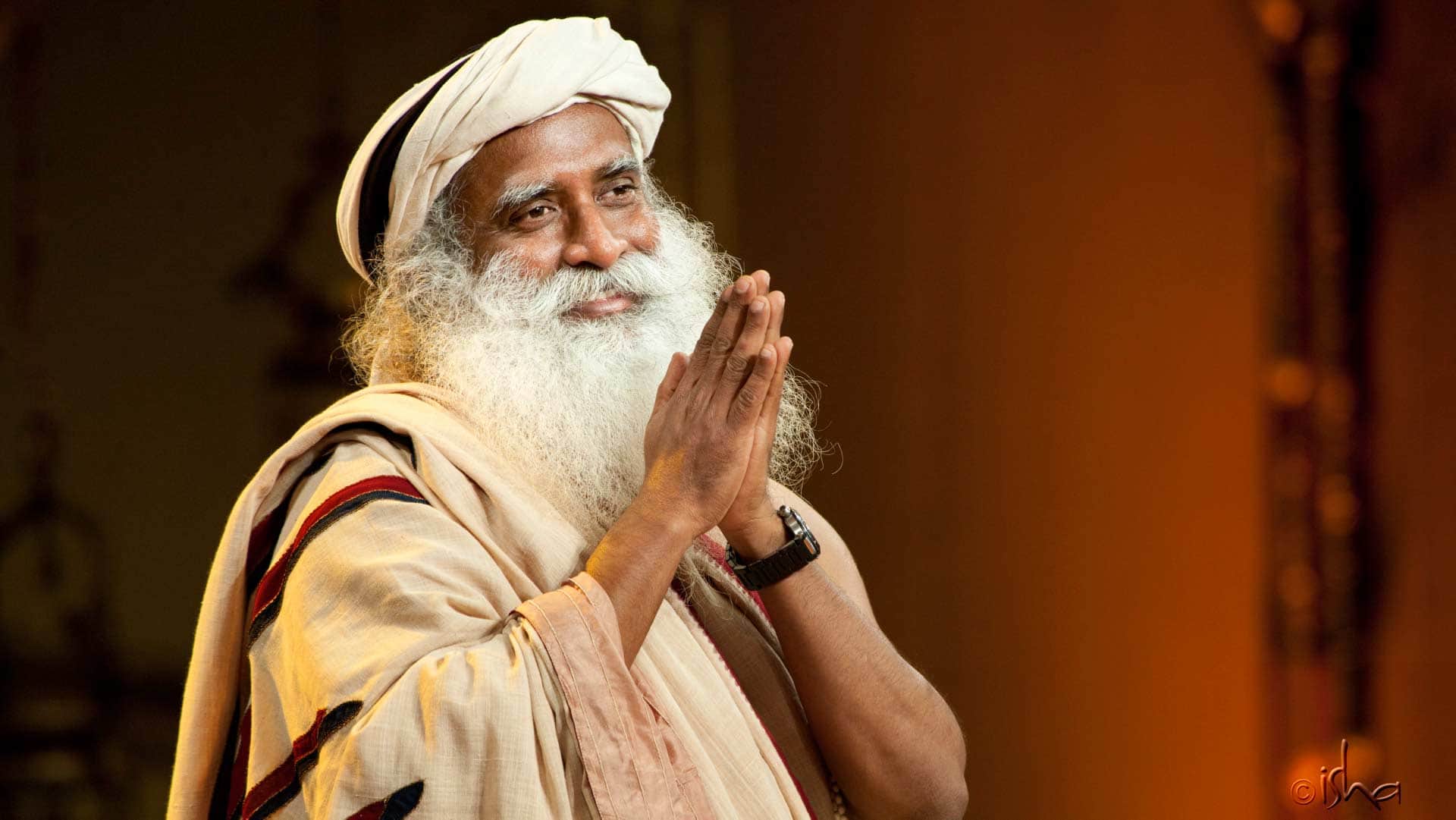 Kangana Ranaut Comes In Support Of Sadhguru Who Gets Trolled For Talking About Krishna And Yashoda