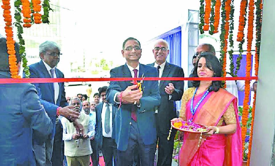 state bank of india, sbi branch, sbi zirakpur branch, sbi in touch branch, chandigarh news