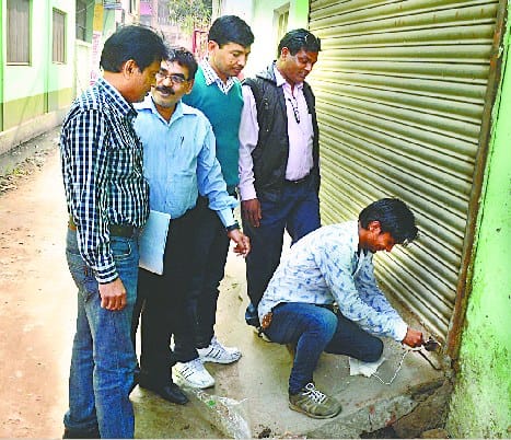 Budaun road sealed 11 shops , six hundred submitted