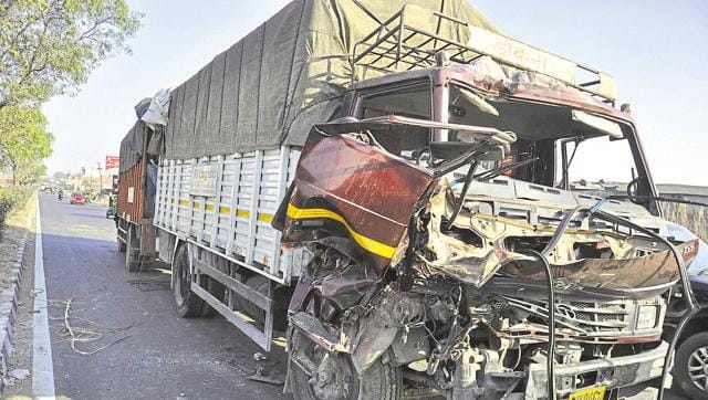 road stand cantre accident mini truck driver