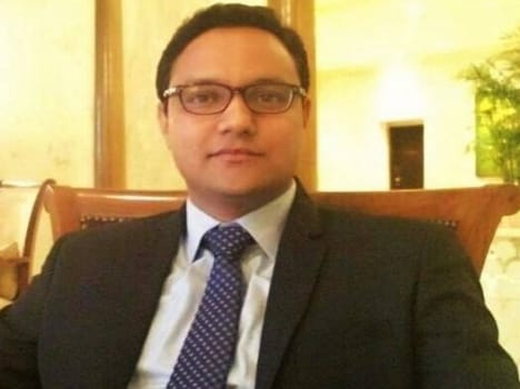 ashish dabral get volunteer of the year award.