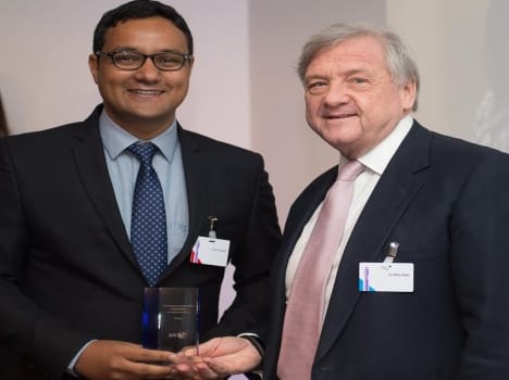 ashish dabral get volunteer of the year award.