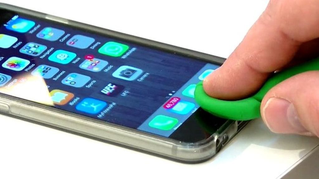 Clay Digit Fools Smartphone Fingerprint Sensors
