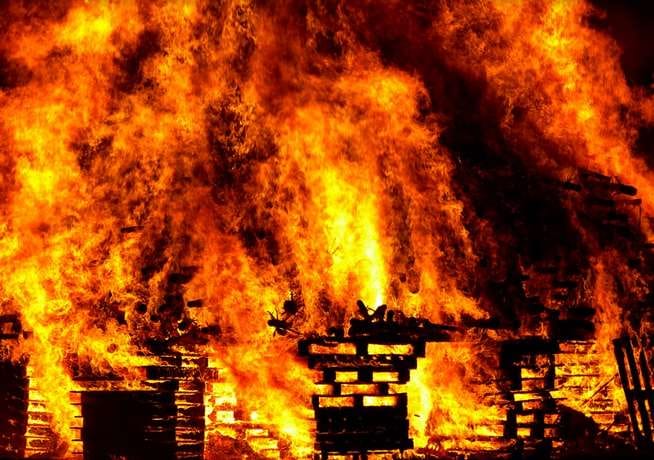 house gutted in fire in kinnaur