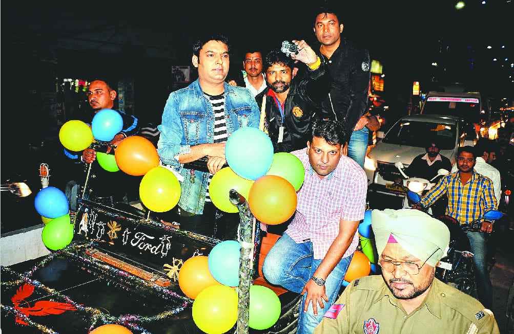 comedian kapil sharma's road show for upcoming comedy show