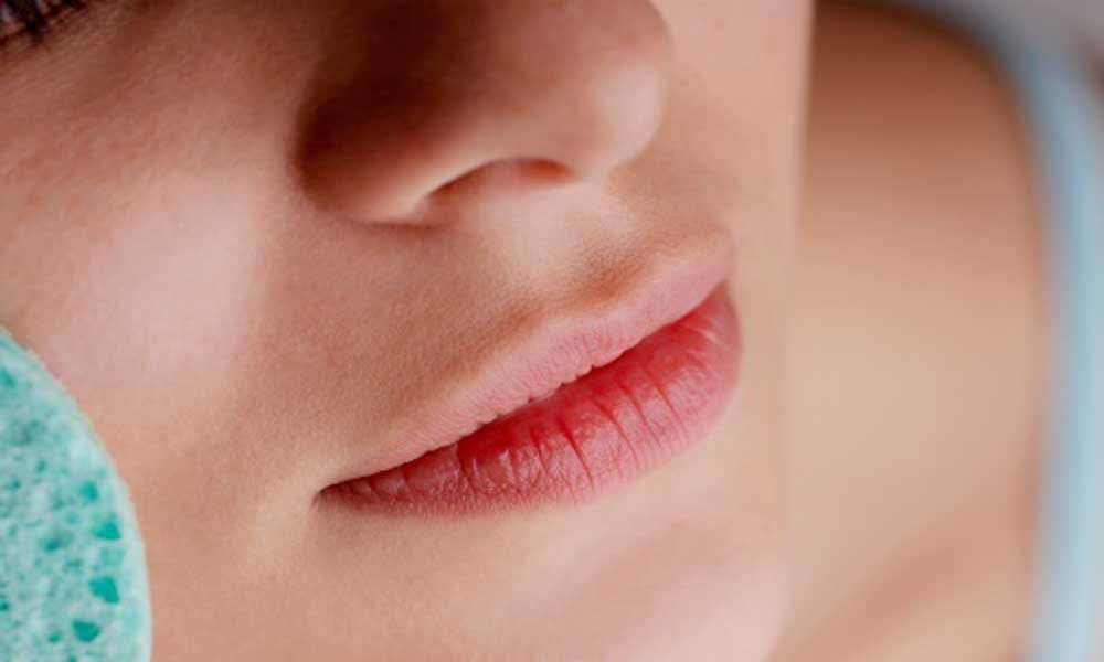 8 Reasons Why Your Lips Are Dry