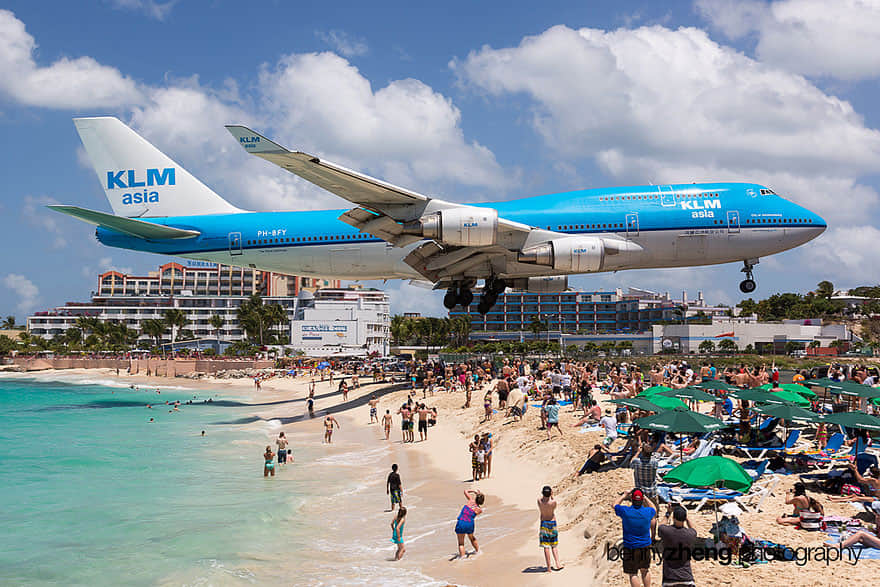 extreme plane landings at maho beach