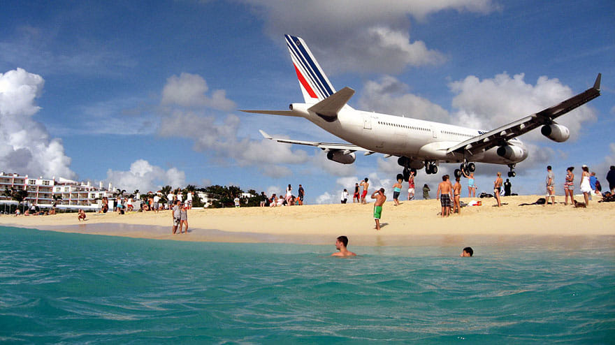 extreme plane landings at maho beach