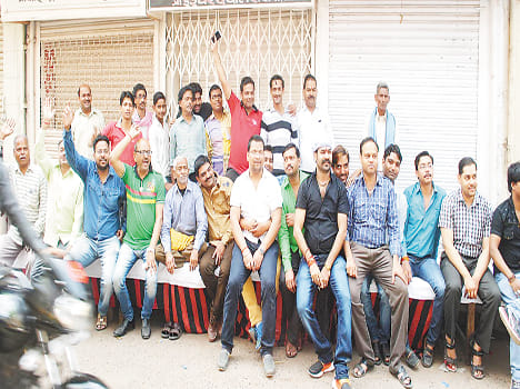 Bullion traders on strike