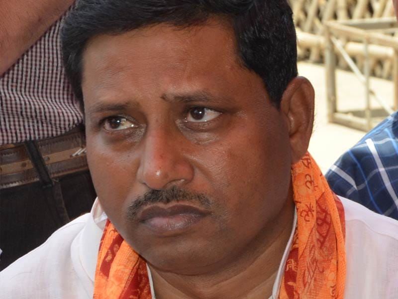 katheria said he will leave politics if mayawati comes to the home of arun