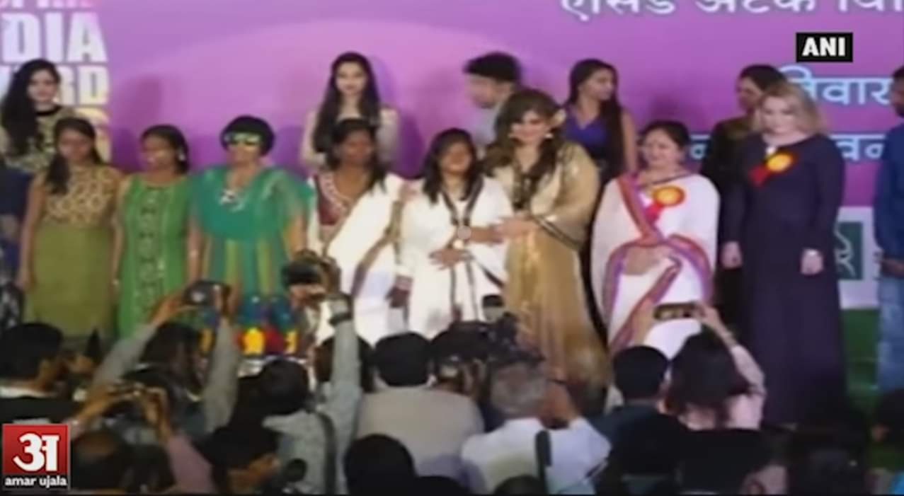 एसिड अटैक विक्टिम्स ने किया रैम्प वॉक