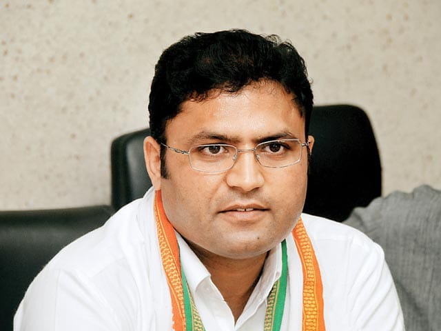 prof virender singh, ashok tanwar, haryana jat voilence, rohtak news, haryana news, political news