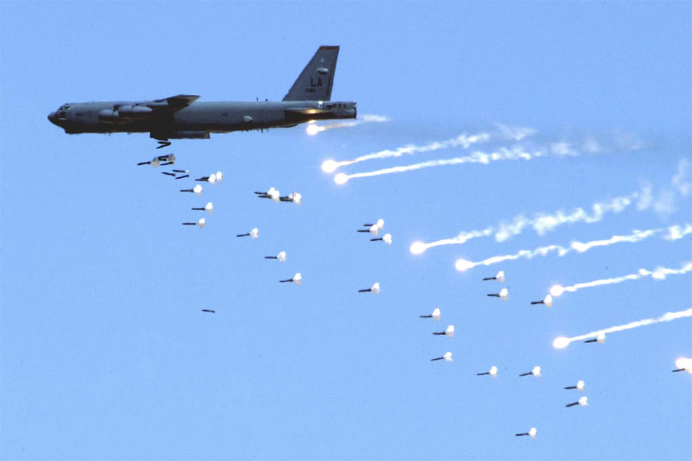 US to send nuclear-capable B-52 warplanes to bomb ISIS in Syria and Iraq