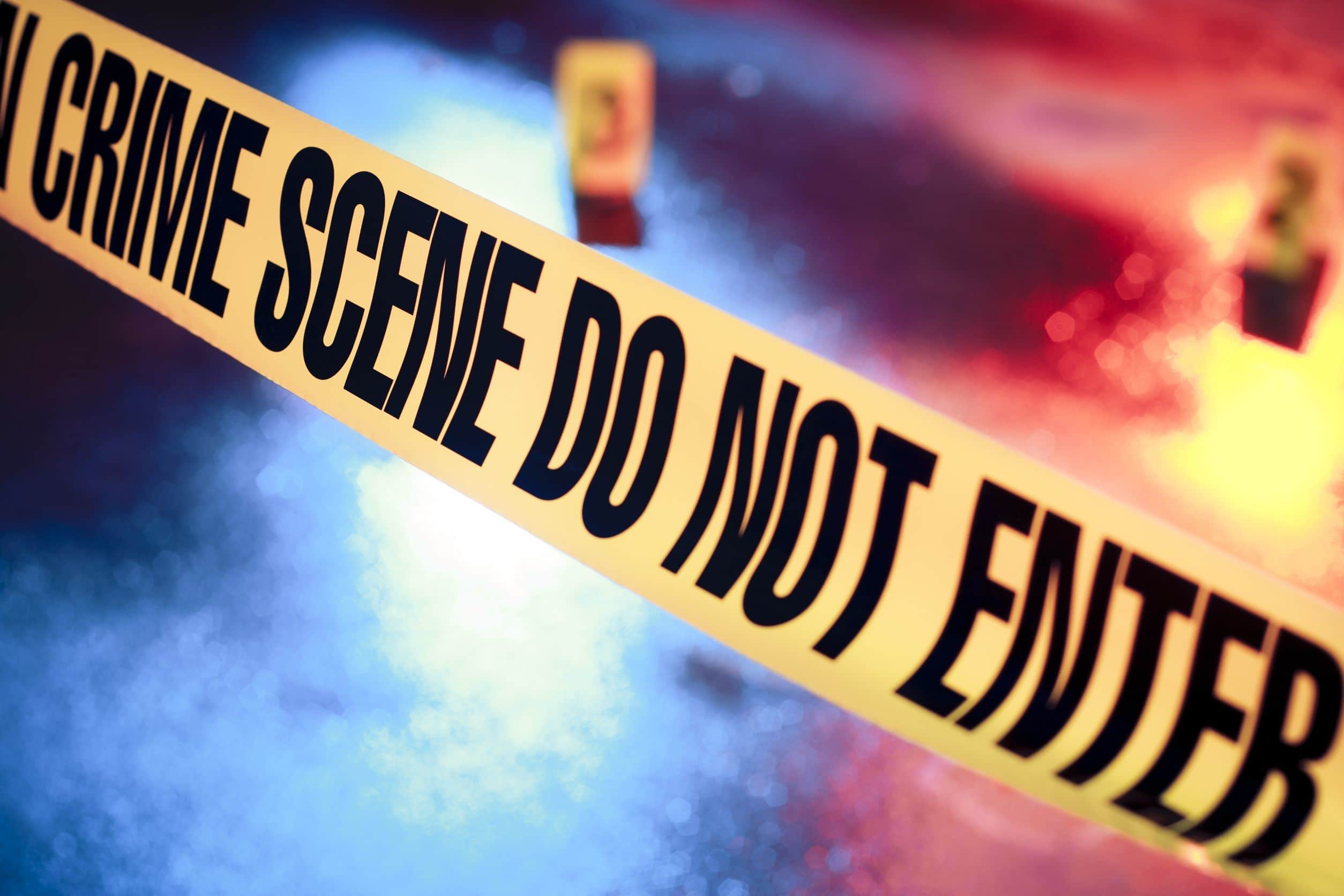 Four people, including a bike rider, were injured when history-sheeter miscreants threw bombs at Pratapgarh
