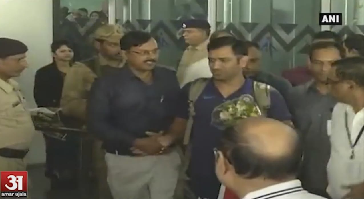  कोलकाता पहुंची टीम इंडिया