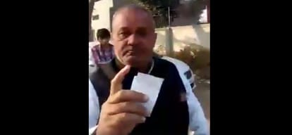 watch how traffic police constable teaches lesson to self proclaim minister of haryana