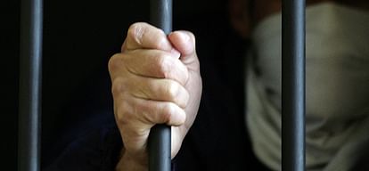 Orai Crime: किशोरी के अपहरण और दुष्कर्म का मामला, दोषी को आजीवन कारावास की सजा, 20 हजार का अर्थदंड Case of kidnapping and rape of a teenager, the convict was sentenced to life imprisonment, a fine of 20 thousa