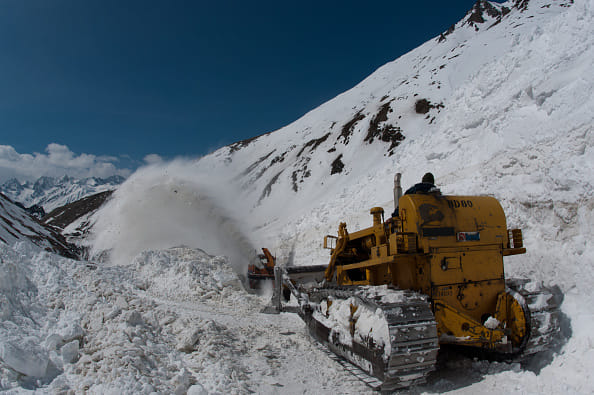 snow cleared on sgr-leh highway
