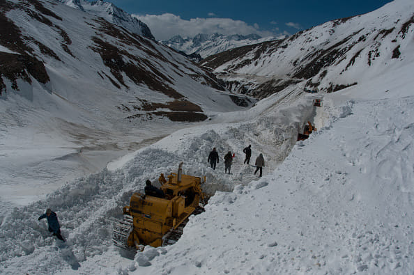 snow cleared on sgr-leh highway
