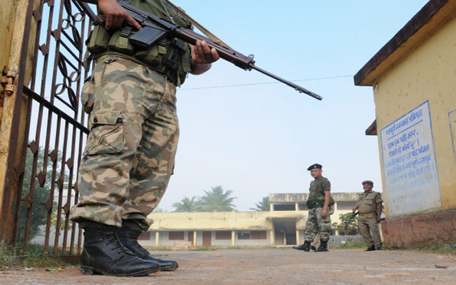 Police arrest sixteen naxali included two women