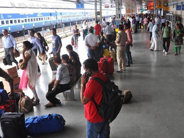 holi festival, train reservation, indian railway, chandigarh railway station, chandigarh news