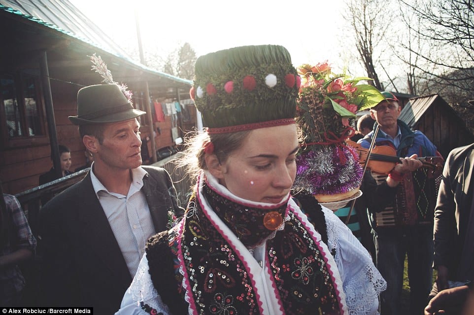 Life in the land of no selfies, photos of the remote Romanian villages