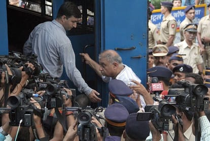Mikhail killed Sheena, I was only shielding him, Indrani told Peter in jail