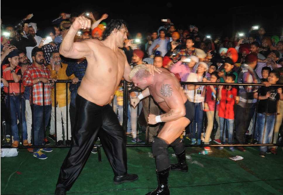 khali won fight in ludhiana,  beat Wrestler and stranded 