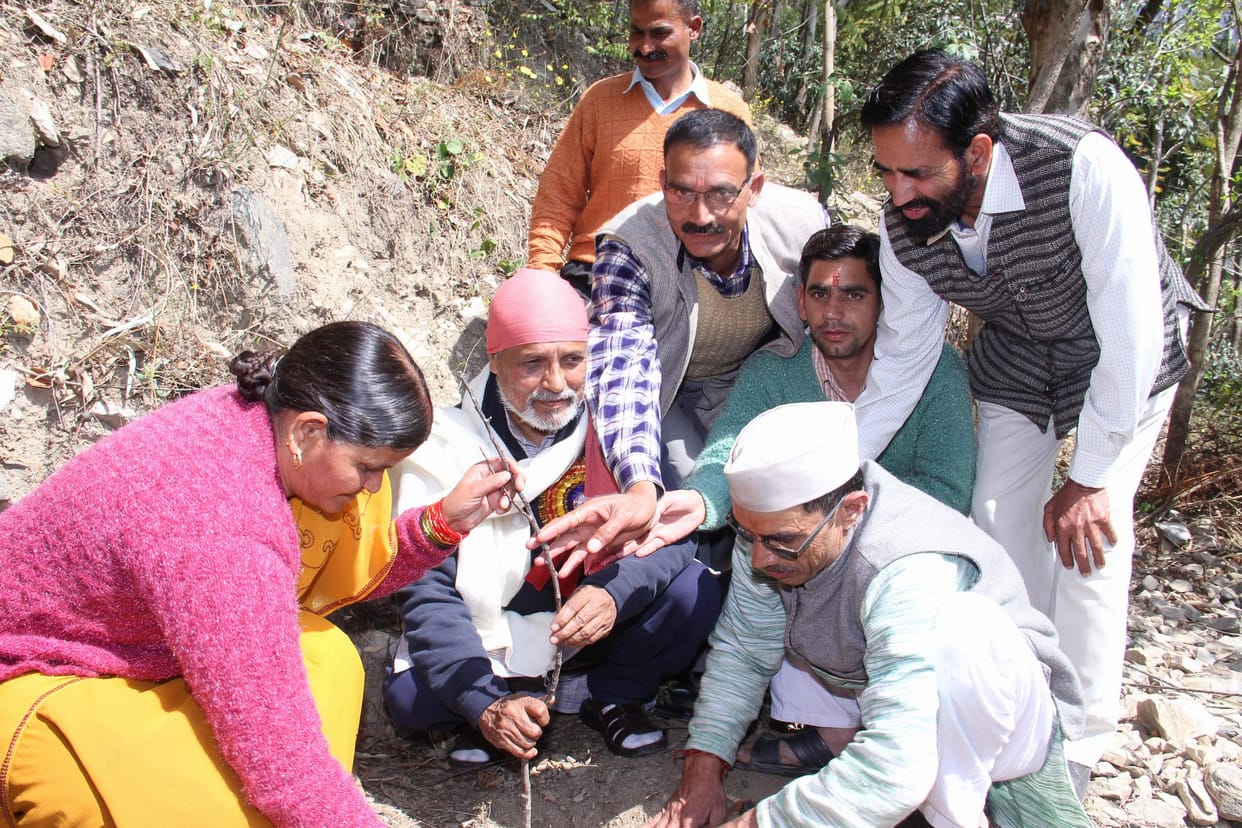 Mining mafia plundering the state's hands, says dr joshi