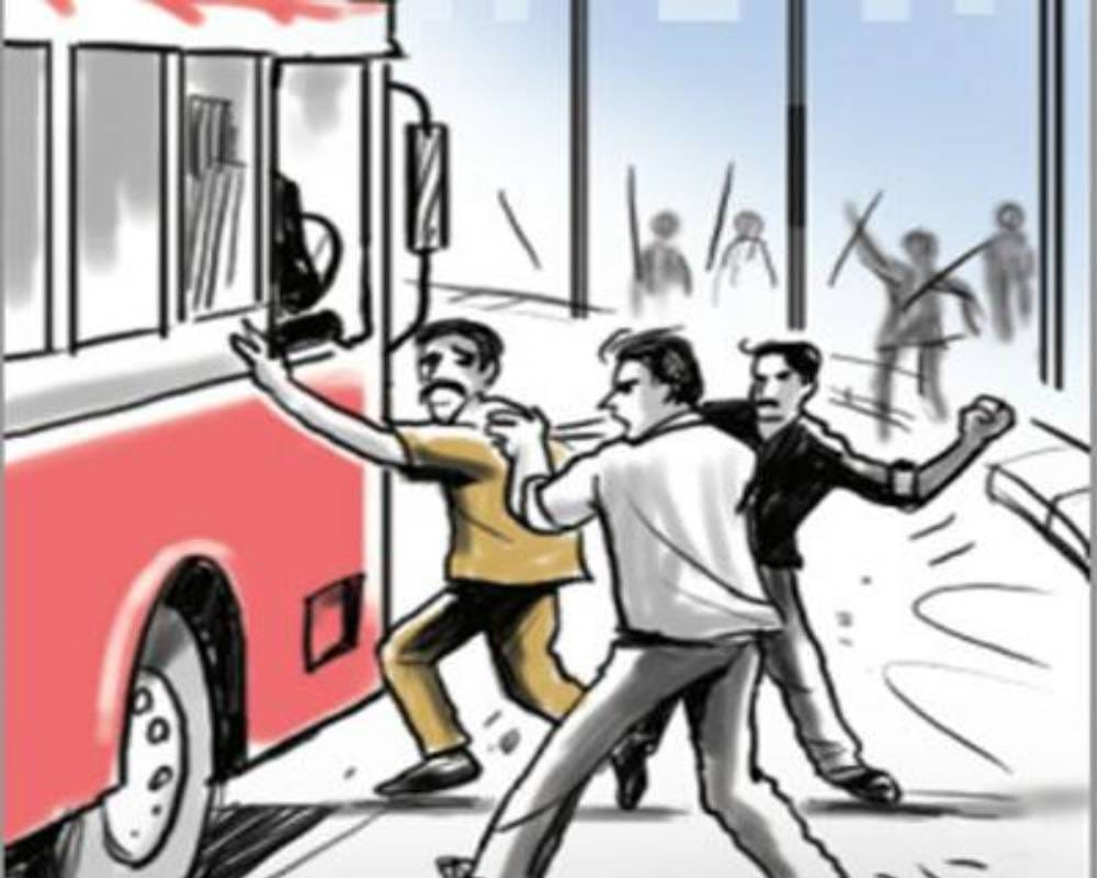 girls student beaten bus conductor in jammu