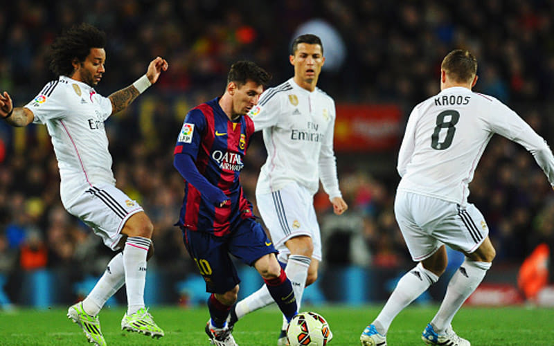 lionel messi and ronaldo's fans fight